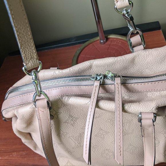 Auth Louis Vuitton Asteria Handbag Mahina Leather - Picture 10 of 12